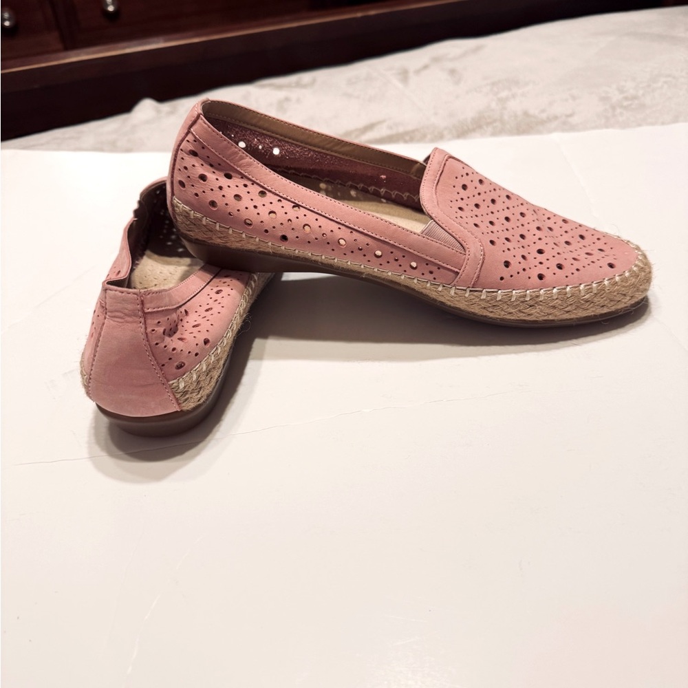 Vaneli Sport Pink Perforated Espadrilles SZ 8